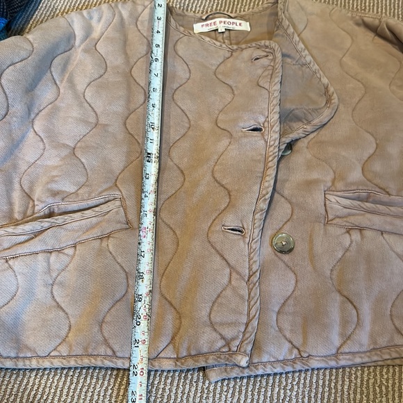 NWT FREE PEOPLE gwynnie quilted crop jacket in champagne diamonds size large - Picture 12 of 15